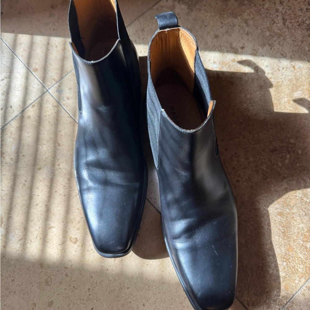 Magnanni Black Leather Chukka Boots